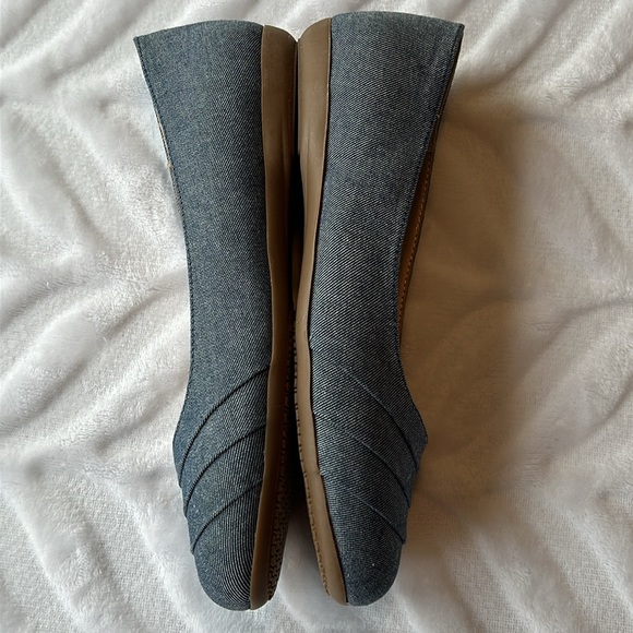 White Mountain Clara Flats - Picture 7 of 7